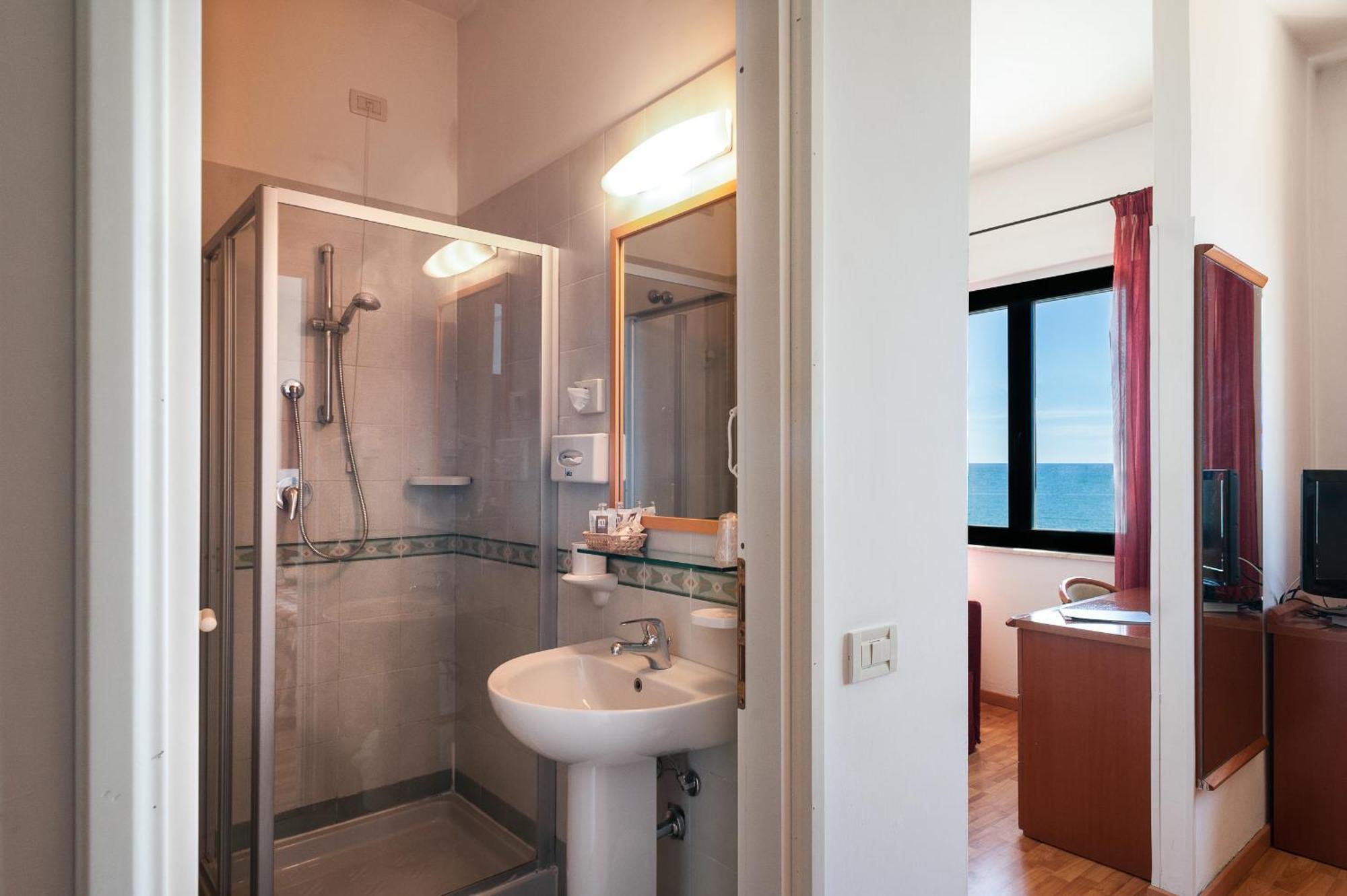 Double or Twin Room Sea View,705354019:JPEG